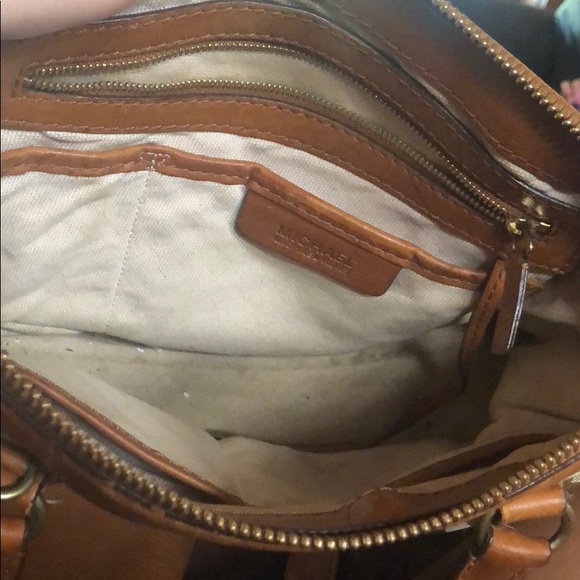 Michael kors purse - Picture 3 of 3